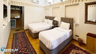 نمای داخلی اتاق 3 تخته  استاندارد _ هتل سنتی سهروردی _ اصفهان