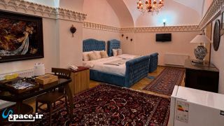 نمای داخلی اتاق 3 تخته وی آی پی _ هتل سنتی سهروردی _ اصفهان